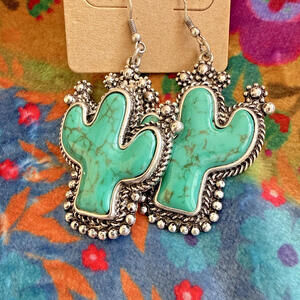 NWT Cowgirl Western Boho Cactus Turquoise Silvertone Dangle Earring
